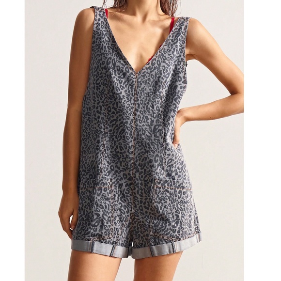 Leopard Print V neck Pockets Denim Jeans Romper Jumpsuit - Picture 3 of 5